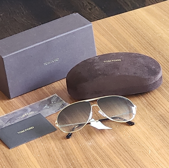 $390 Brand New 100% Auth Tom Ford Cliff 28P FT0450 Brown Gradient Sunglasses